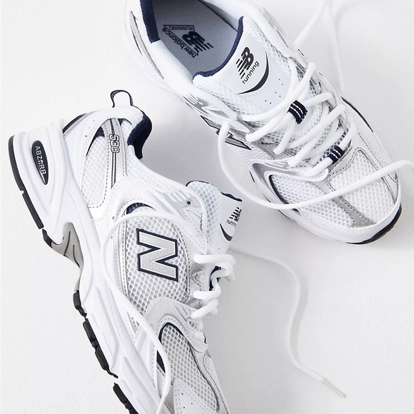 New Balance - Picture 3 of 6